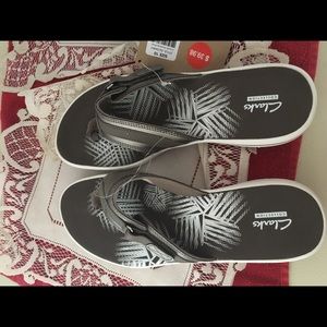 NWT Clark sandal size 10